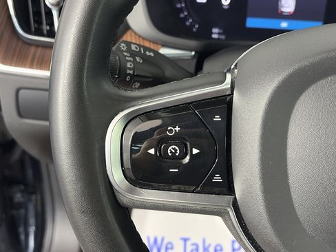Used 2024 Volvo XC60 B5 Plus AWD/4WD image 28