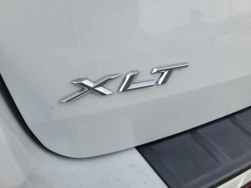 Used 2023 Ford Explorer XLT w/ Equipment Group 202A image 8