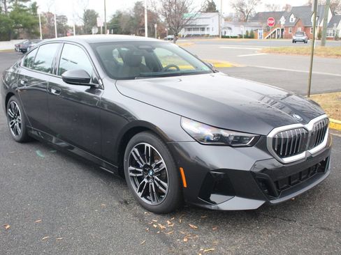 Used 2026 BMW 550e xDrive w/ Executive Package AWD/4WD image 1