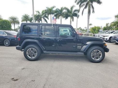 Used 2020 Jeep Wrangler Unlimited Sahara image 4