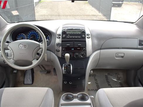 Used 2008 Toyota Sienna LE AWD/4WD image 12