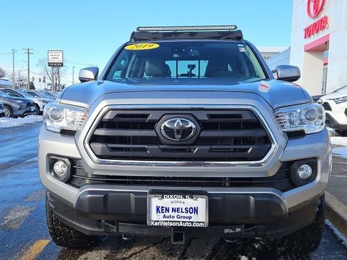 Used 2019 Toyota Tacoma SR5 image 2