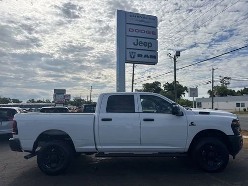 New 2026 RAM 2500 Tradesman AWD/4WD image 2