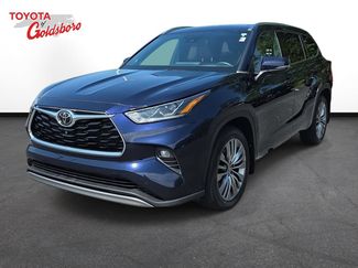 Used 2022 Toyota Highlander Platinum AWD/4WD video 1