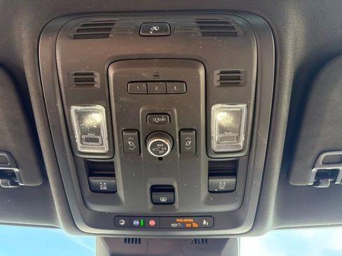 Used 2021 Cadillac Escalade ESV Premium Luxury image 38