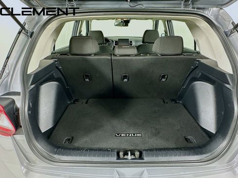 Used 2022 Hyundai Venue SEL w/ Cargo Package FWD image 11