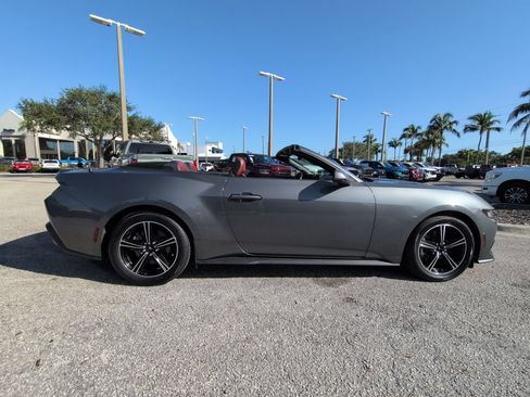 Used 2025 Ford Mustang Premium RWD image 4