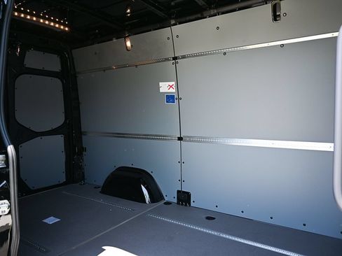 Used 2026 Mercedes-Benz Sprinter 2500 image 21