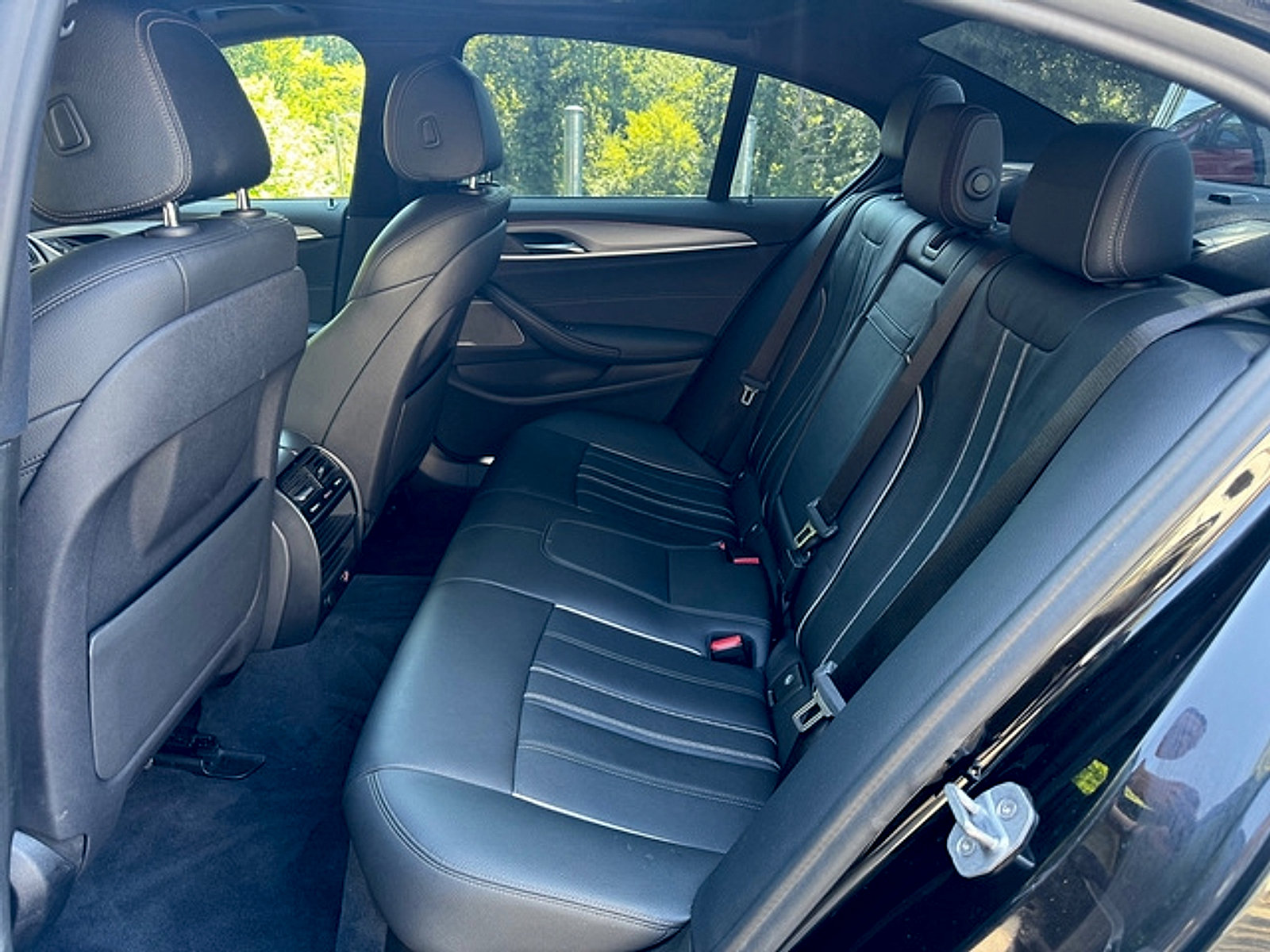 Used 2019 BMW 530i w/ M Sport Package RWD image 13