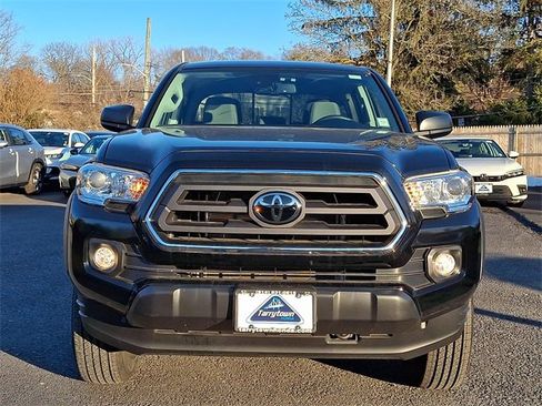 Used 2023 Toyota Tacoma TRD Sport image 2