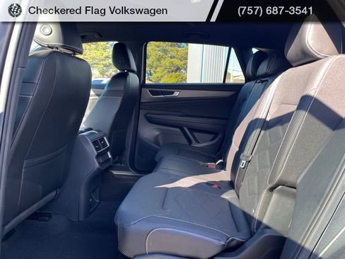Used 2024 Volkswagen Atlas Cross Sport SE image 24
