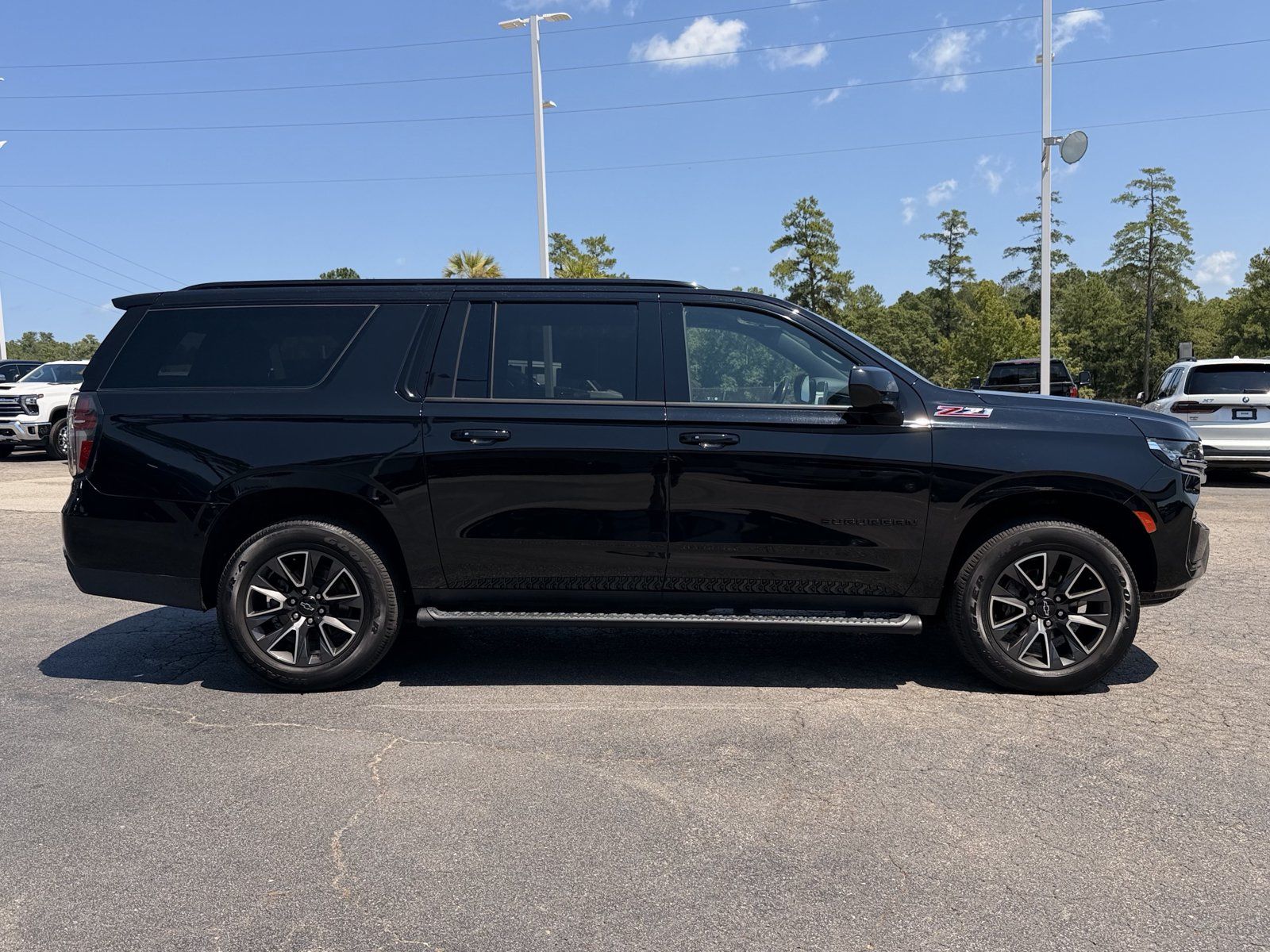 Used 2021 Chevrolet Suburban Z71 w/ Rear Media and Nav Package AWD/4WD image 13