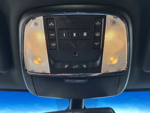 Used 2014 Jeep Grand Cherokee Overland AWD/4WD image 39