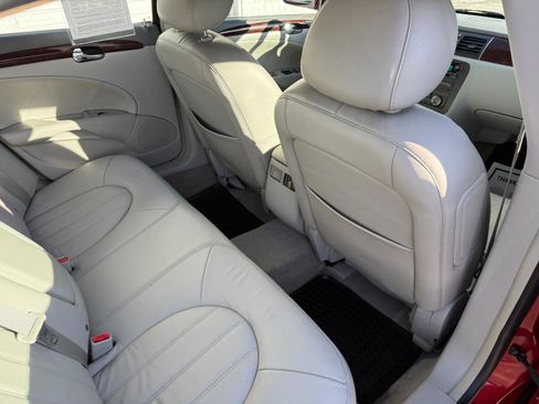 Used 2011 Buick Lucerne CXL image 16