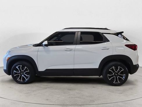 Used 2023 Chevrolet TrailBlazer ACTIV w/ Technology Package FWD image 8