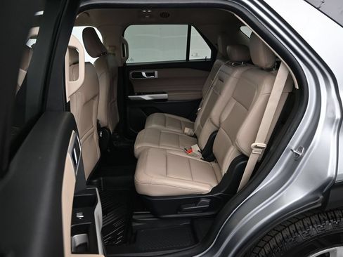 Certified 2021 Ford Explorer XLT w/ Equipment Group 202A AWD/4WD image 13