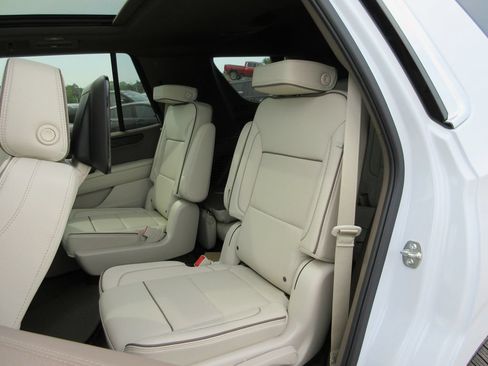New 2026 GMC Yukon Denali w/ Denali Reserve Package AWD/4WD image 10