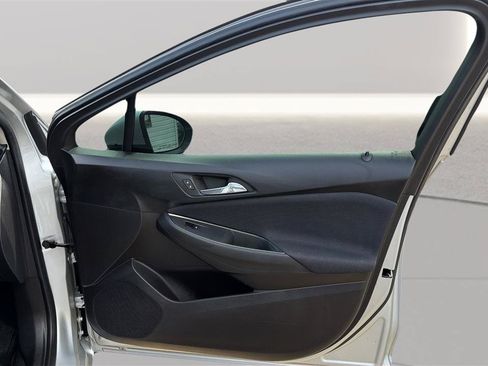 Used 2017 Chevrolet Cruze LS FWD image 16