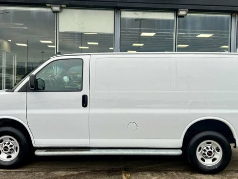 Used 2024 GMC Savana 2500 w/ Driver Convenience Package RWD image 2