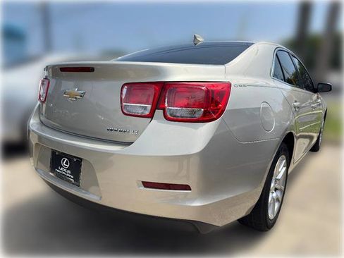 Used 2015 Chevrolet Malibu LT w/ Power Convenience Package FWD image 6