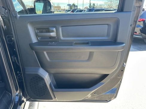 Used 2022 RAM 2500 Tradesman w/ Chrome Appearance Group AWD/4WD image 13