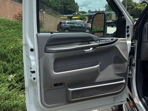 Used 1999 Ford F350 4x4 Crew Cab DRW Super Duty image 16