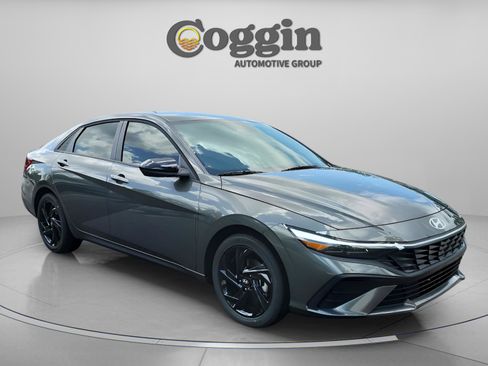 New 2026 Hyundai Elantra Sport FWD image 7