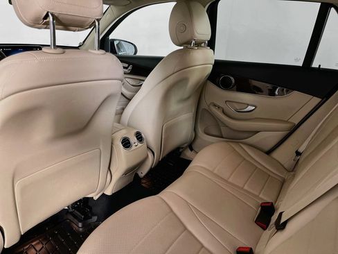 Used 2021 Mercedes-Benz GLC 300 w/ Premium Package image 32