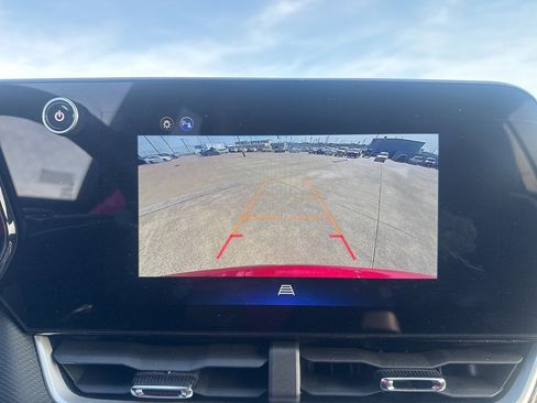 Used 2026 Chevrolet Equinox LT image 43