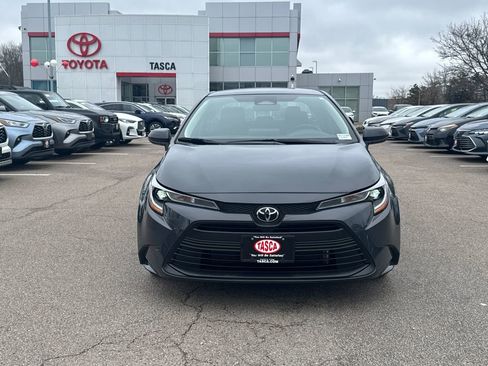 Used 2025 Toyota Corolla LE image 2