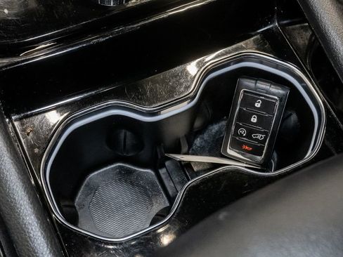 Used 2023 Jeep Grand Cherokee Altitude image 23