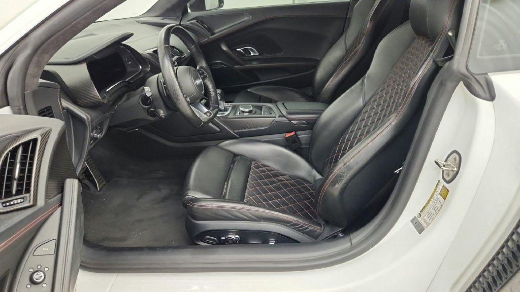 Used 2017 Audi R8 V10 w/ Carbon Exterior Package AWD/4WD image 72