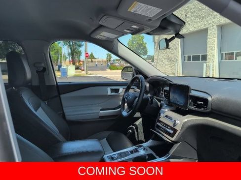 Used 2024 Ford Explorer XLT w/ Equipment Group 202A AWD/4WD image 10