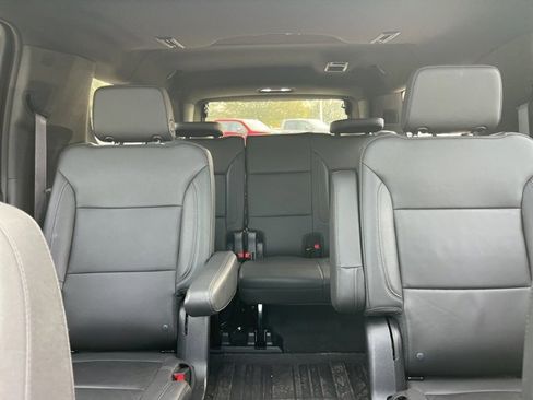 Used 2023 Chevrolet Suburban Z71 w/ Luxury Package image 40