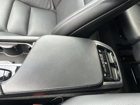 Used 2024 Volvo XC90 B5 Plus w/ Protection Package Premier AWD/4WD image 27