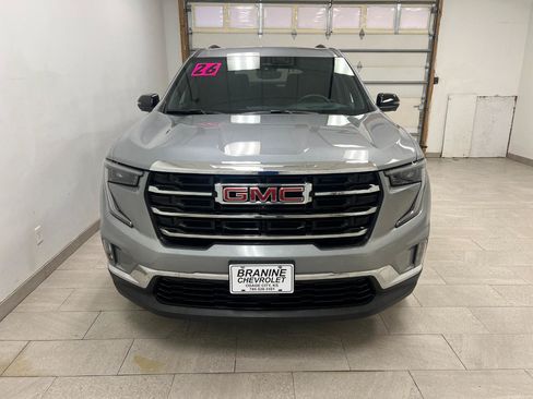 Used 2026 GMC Acadia Elevation w/ Elevation Premium Package AWD/4WD image 9