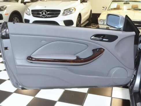 Used 2006 BMW 325Ci Convertible image 17