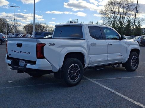 Certified 2024 Toyota Tacoma TRD Sport image 4