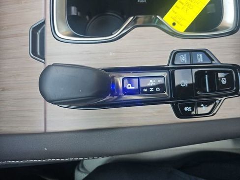 Used 2024 Lexus RX 450h AWD w/ Convenience Package image 33