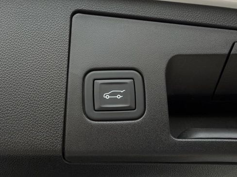 Used 2023 Cadillac XT4 Sport FWD image 28