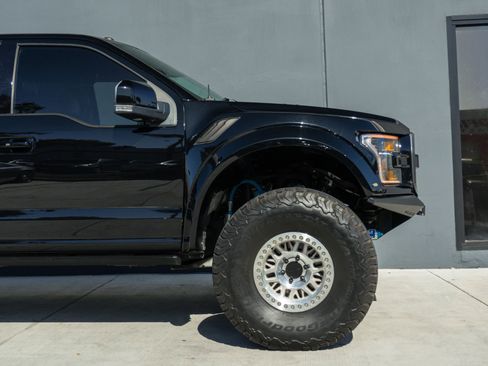 Used 2017 Ford F150 Raptor w/ Equipment Group 802A Luxury AWD/4WD image 35