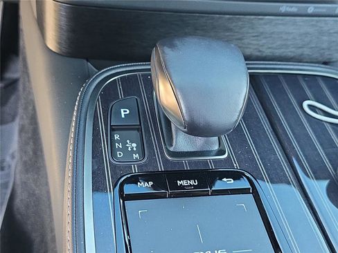 Used 2018 Lexus LS 500h w/ Accessory Package (Z2) image 21