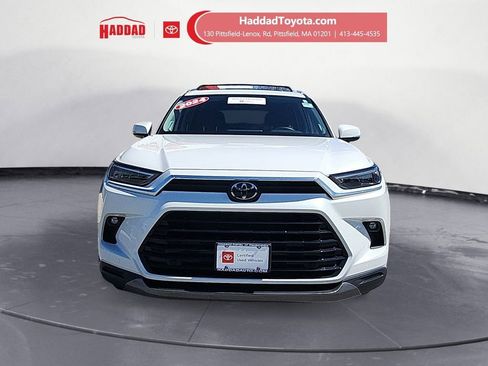 Certified 2024 Toyota Grand Highlander AWD image 8