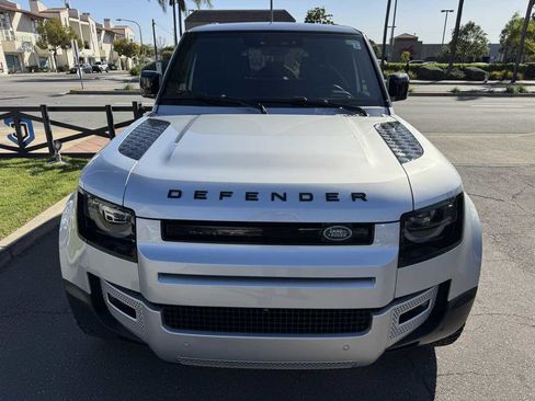 Used 2024 Land Rover Defender 110 S image 11