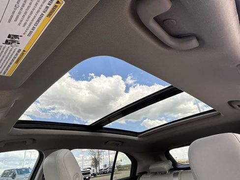 Used 2023 Cadillac XT4 Luxury w/ Cold Weather Package image 22