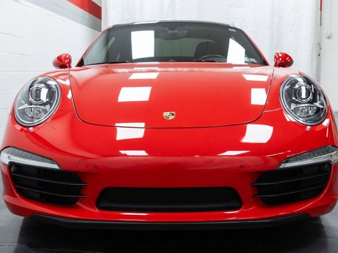 Used 2015 Porsche 911 Carrera image 2