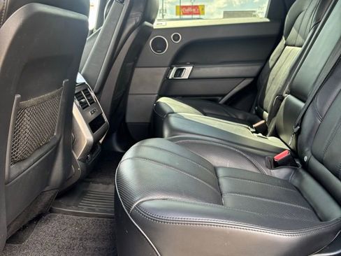 Used 2014 Land Rover Range Rover Sport HSE image 7