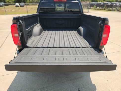 Used 2022 Chevrolet Colorado Z71 w/ Z71 Midnight Edition RWD image 31