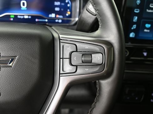 Used 2025 Chevrolet Silverado 2500 ZR2 w/ Technology Package image 38