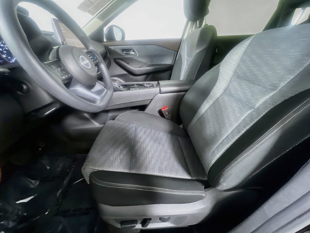 Used 2023 Nissan Rogue SV AWD/4WD image 12